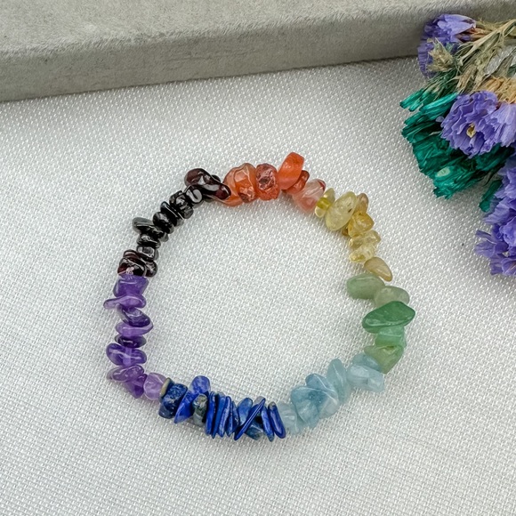 Chakra Crystal chip bracelet - Picture 5 of 10